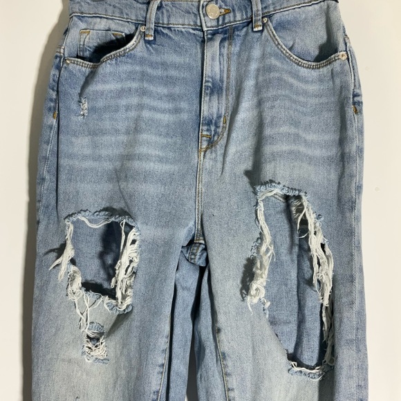 BDG Urban Outfitters Mom High Rise Highly Distressed Lite Blue Denim Size 26 - Picture 8 of 16